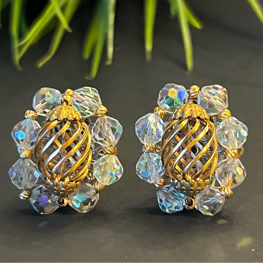 VINTAGE GOLD TONE AURORA BOREALIS CRYSTAL CLIP ON EARRINGS